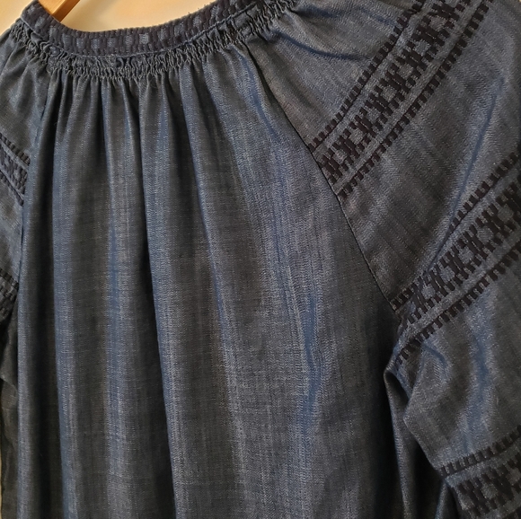 Skies Are Blue Stitch Fix Embroidered Chambray Top - Picture 7 of 7
